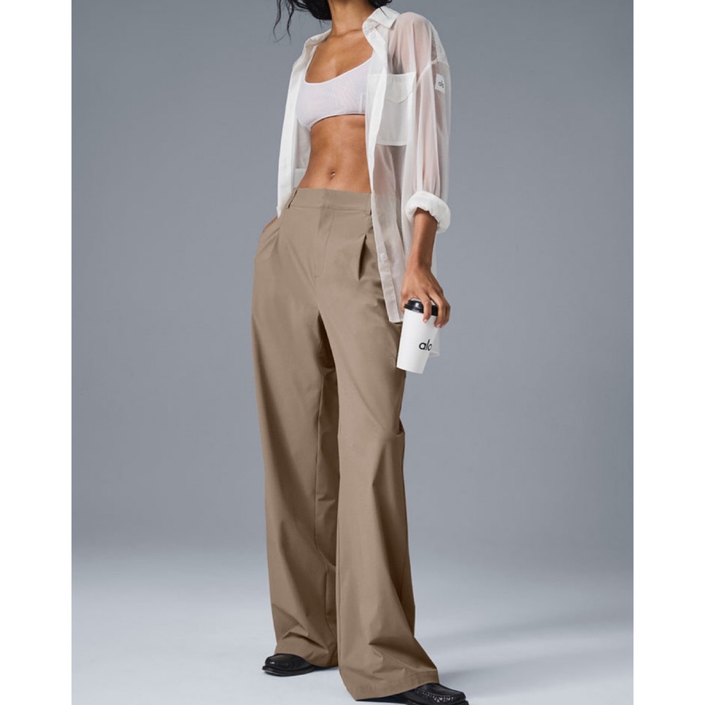 ALO Yoga Women's Wide-Leg Track Pants in Taupe